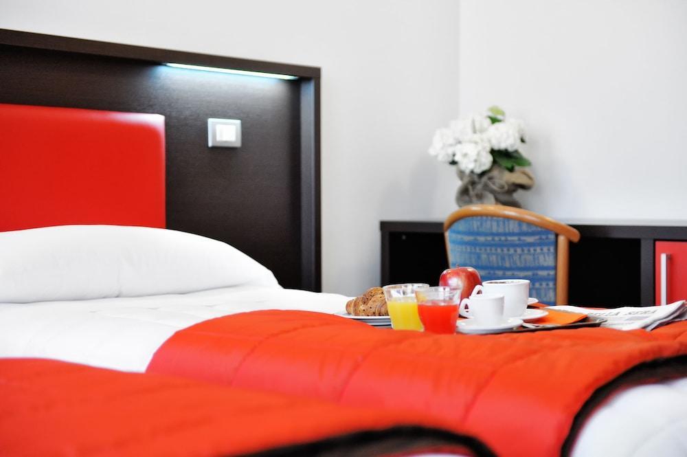 Hotel Al Corso 레냐노 외부 사진