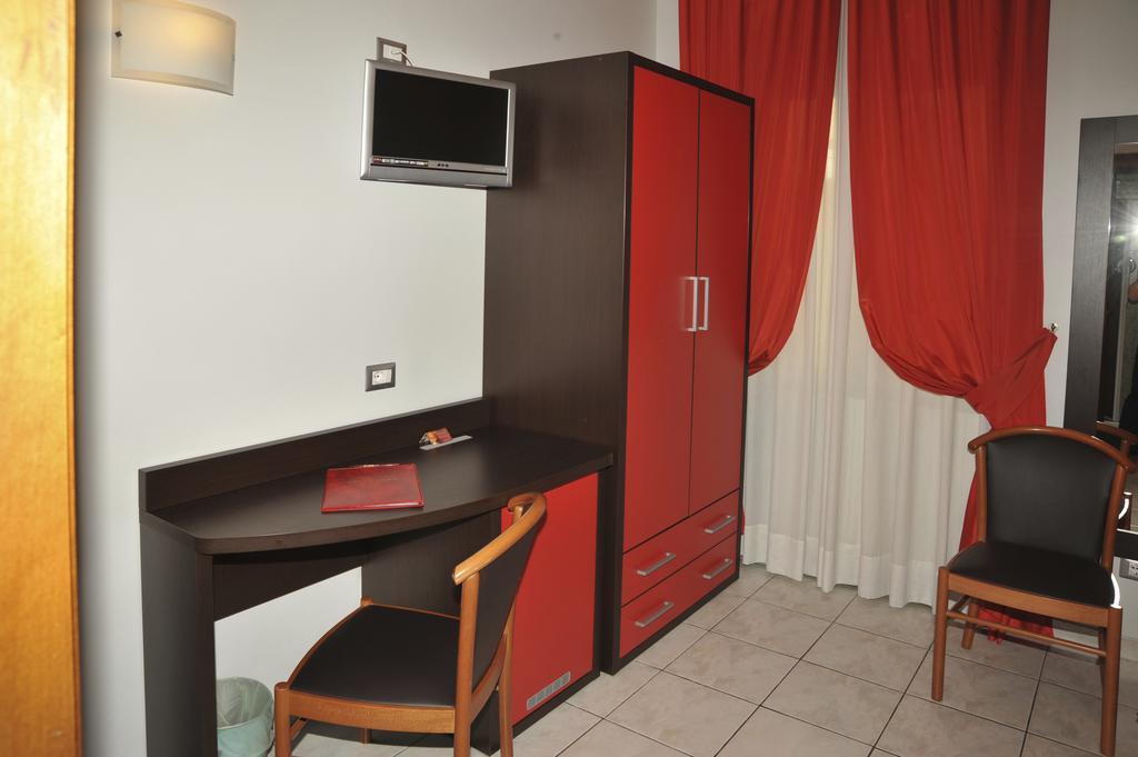 Hotel Al Corso 레냐노 외부 사진